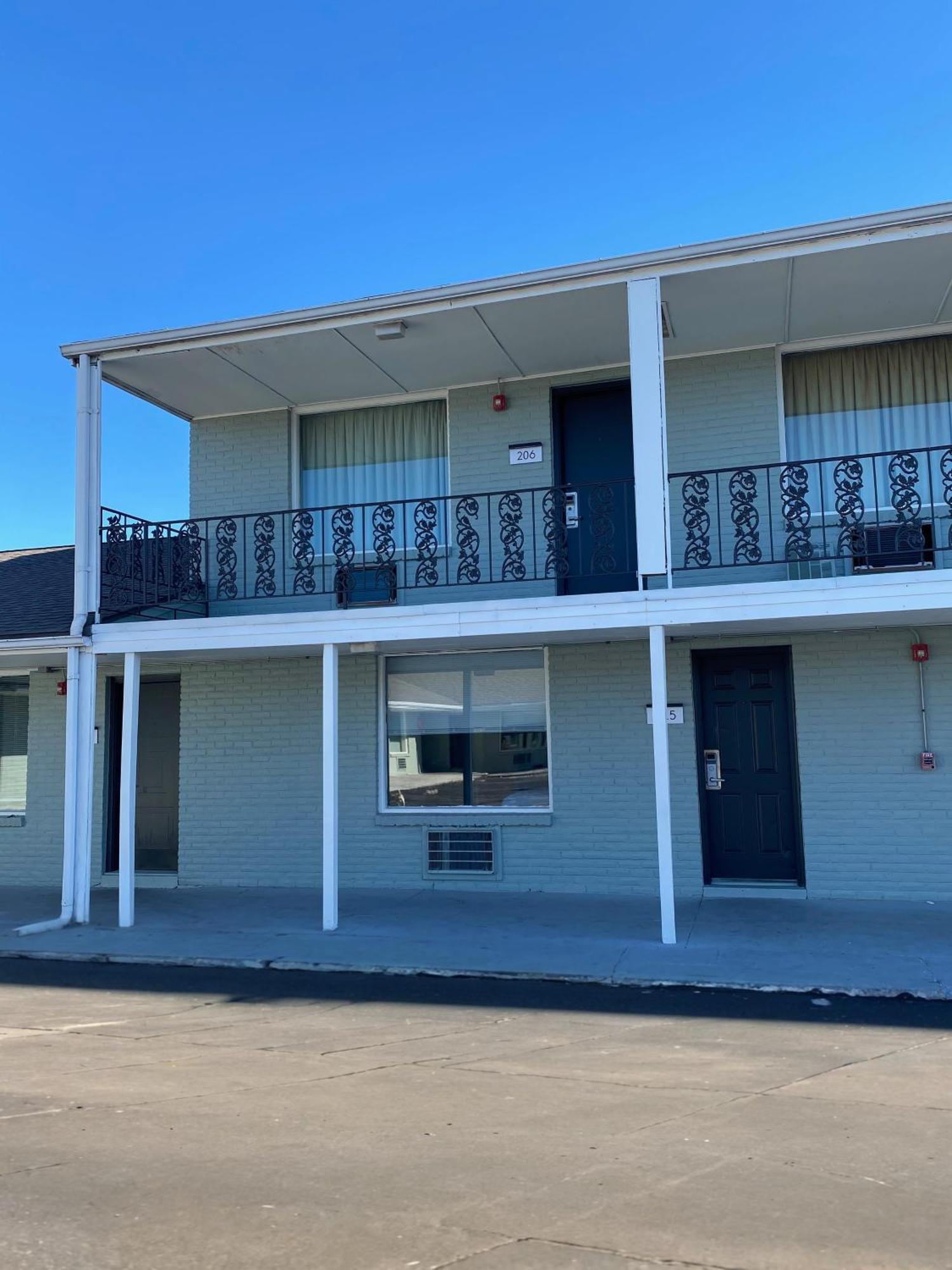 By The Way Motel Columbia Exterior photo